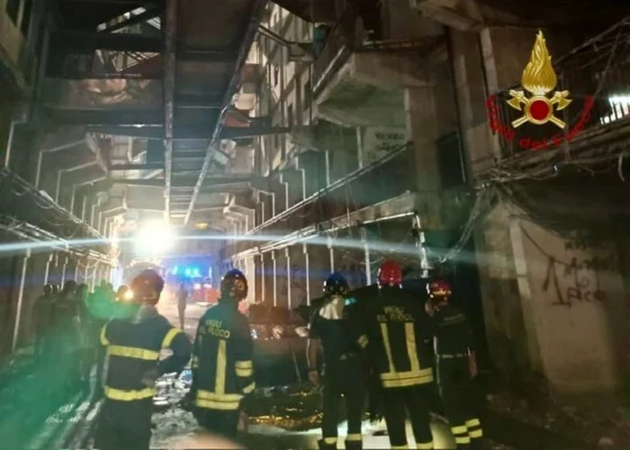 Pompierii italieni au evacuat circa 500 de familii. Foto: Facebook
