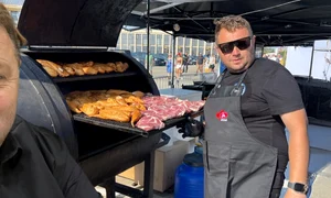 Regele grătarelor, Chef Marius Gălan, din Bistrița, are cea mai bună rețetă de carne la garniță și friptură de miel!   