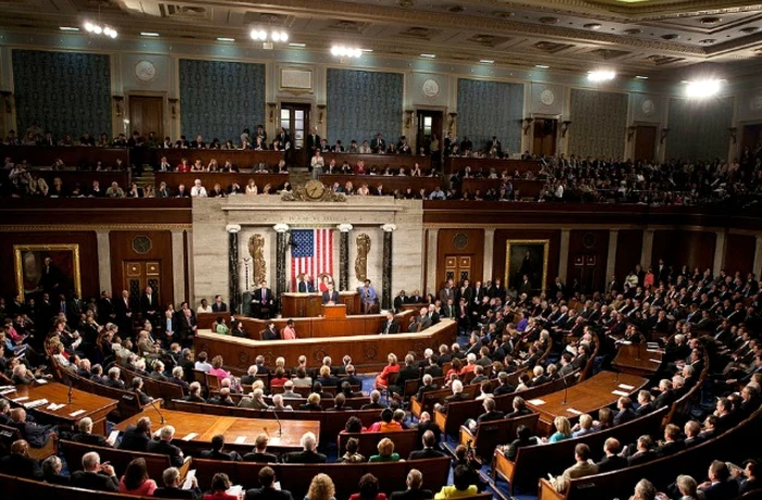 Republicanii din Senatul SUA au oprit la limită tentativa de a restrânge puterile militare ale lui Trump în Venezuela