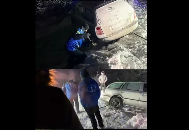 Intervenţie de două ore, în condiţii extreme, pentru salvarea a trei persoane blocate cu maşina într-un șanț