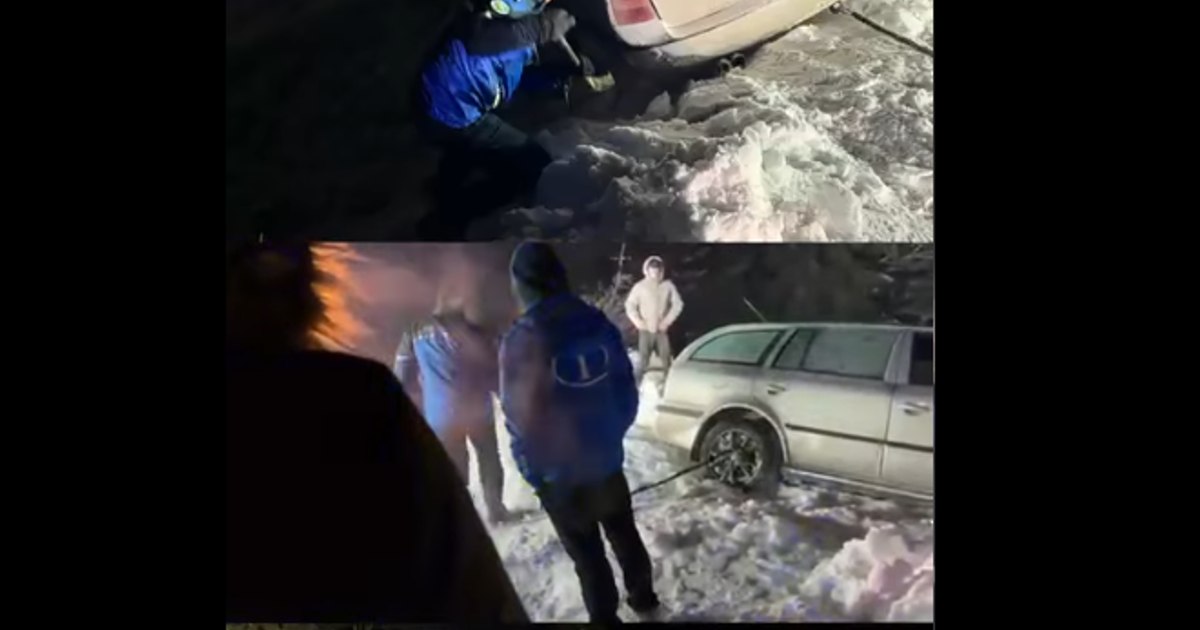 Salvare în condiții extreme: trei persoane, blocate în șanț timp de două ore