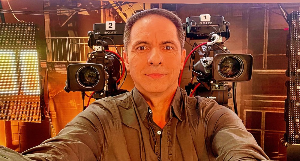 Cartea care i-a schimbat complet viața lui Dan Negru. Prezentatorul TV a împărtășit totul cu fanii: „Îți dă de gândit”