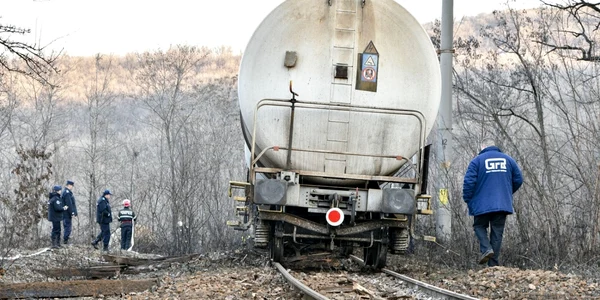 Accident feroviar în localitatea Şimian judeţul Mehedinţi FOTO Inquam Photos / Justinel Stavaru