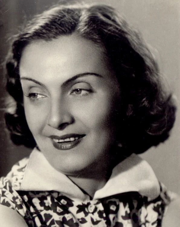 
    Maria Tănase este considerată un fenomen unic în muzica românească, dar şi prima divă din ţara noastrăFOTO: historia.ro  