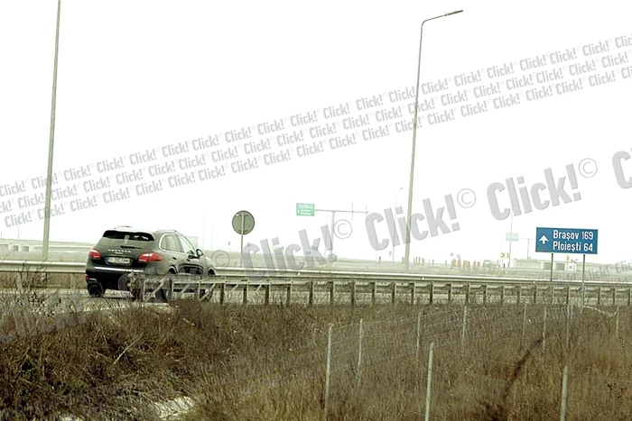 N-a fost scăpat din ochi de bodyguarzi (Fotografii: Mihai Ionescu)