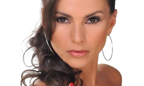 Ramona Badescu schimbare de look tunsoare bob (1) jpeg