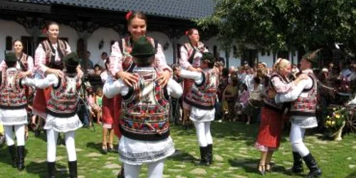 NEAMŢ: Se fac înscrieri la Şcoala Populară de Artă