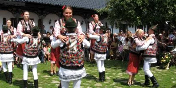 NEAMŢ: Se fac înscrieri la Şcoala Populară de Artă