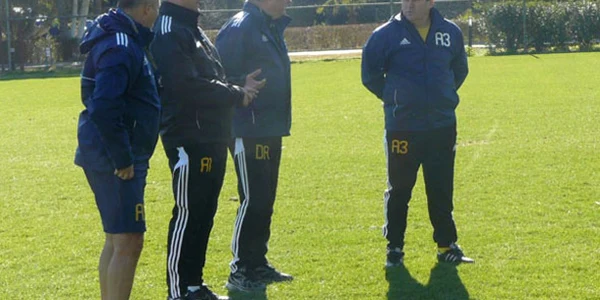 Antrenamentele sunt conduse tot de vechiul staff tehnic (foto: fcpetrolul.ro)