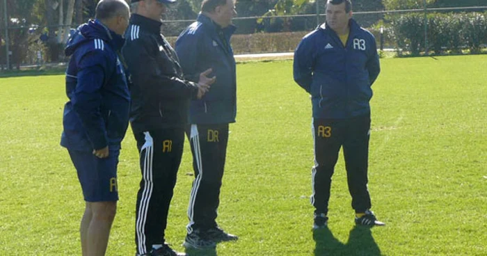 Antrenamentele sunt conduse tot de vechiul staff tehnic (foto: fcpetrolul.ro)