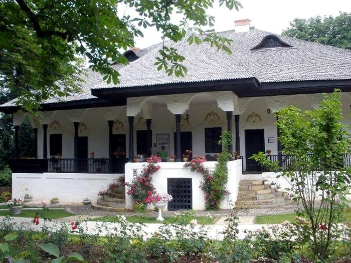 Conacul Bellu din județul Prahova  ar fi bântuit de fantoma  soţiei lui George Bellu, Odette