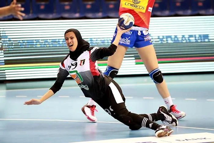 
    Unele jucatoare din Egipt au echipament specialFoto: Facebook  