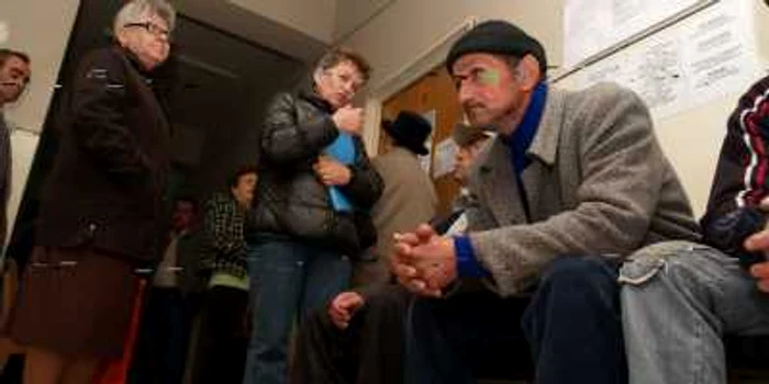 Pacienţii Policlinicii Cina îngheaţă din cauza datoriilor instituţiei către Dalkia (foto: Alex Policală)