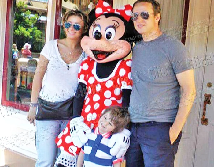 Anamaria, Reghe şi Laur jr.  au vizitat, la începtul lunii  iunie, parcul de distracţii  de la Las Vegas