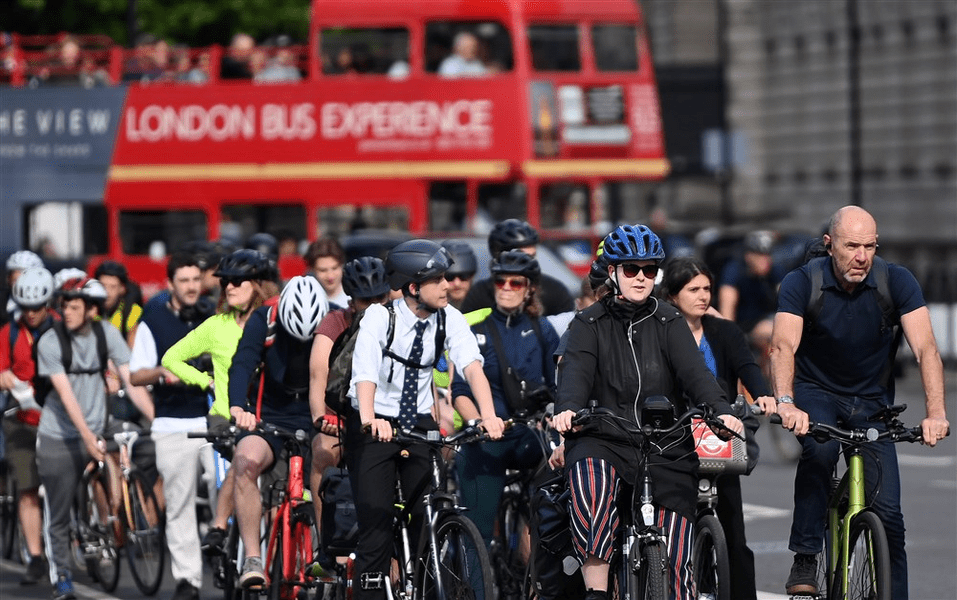 Cei mai mulți șoferi din Marea Britanie consideră că bicicliștii agresivi reprezintă o amenințare pentru siguranța lor