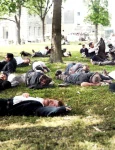 Men sleeping in Battery Park during New York City 1911 heat wave Colorized 1536x1041 webp
