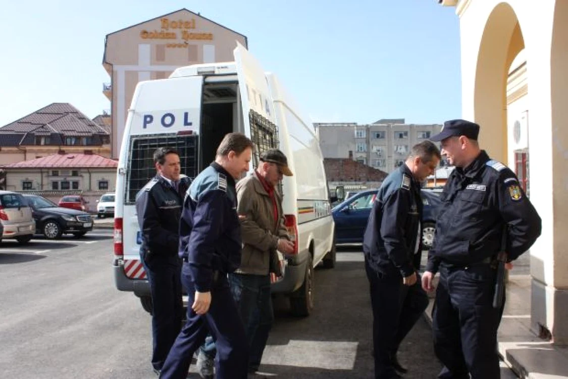 Cinci persoane sunt vizate de poliţiştii din Ploieşti FOTO Adevărul