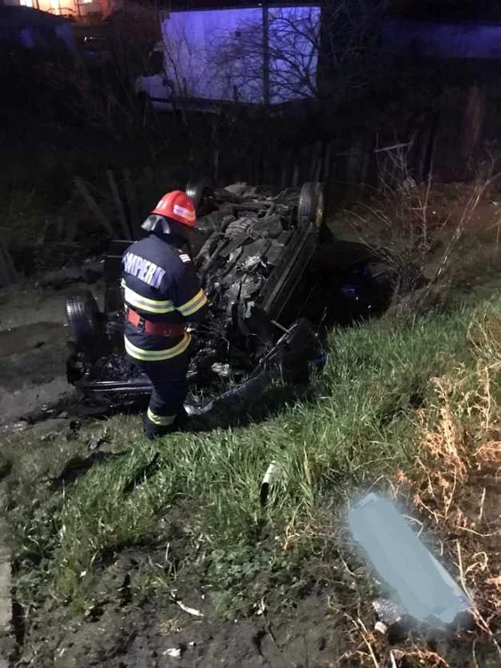 Militarii de la ISU au intervenit rapid la locul accidentului FOTO ISU Ialomiţa