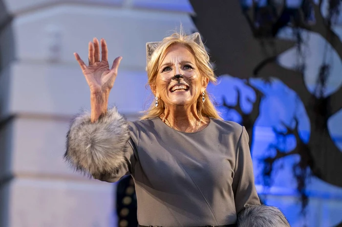 Jill Biden s-a costumat în pisică de Halloween. FOTO: Profimedia
