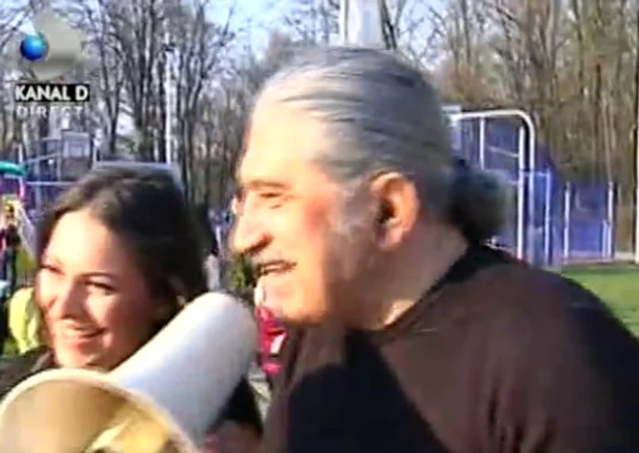 
    Jean Paler se vrea primar  