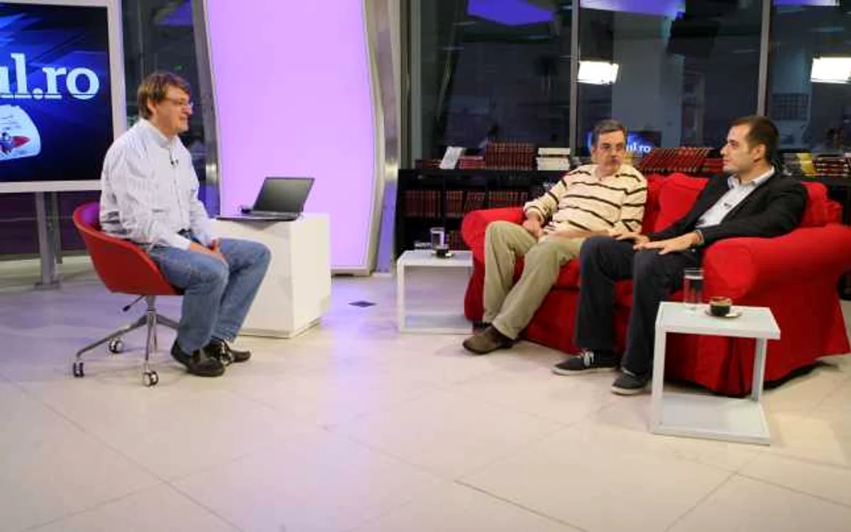 Ion M. Ioniţă, în studioul Adevărul Live alături de istoricul Dan Falcan şi Ciprian Plăiaşu FOTO David Muntean