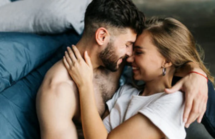 
    Dacă eşti o persoană matură, pozitivă, optimistă şi care face glume, partenerul tău sigur nu se va plictisi de tinefoto: 123RF  