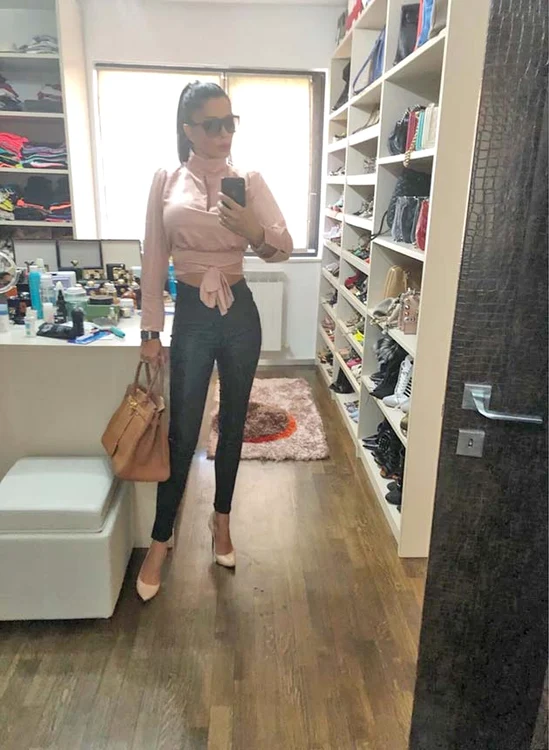 Brigitte are acasă un dressing imens