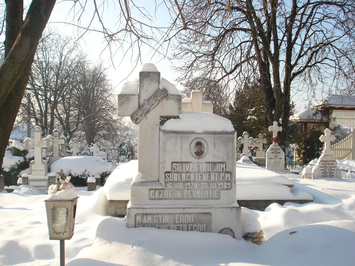 Mormântul lui Jim Silvestru, din Panciu