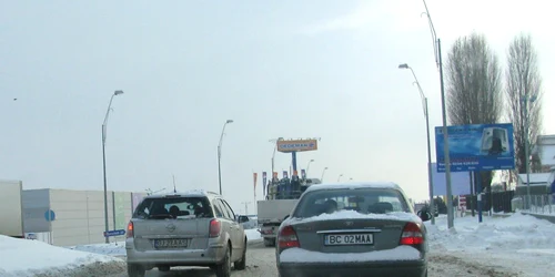 Drumarii le recomandă șoferilor să circule cu atenție