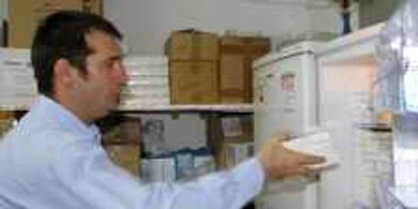 Vaccinul HPV încă stă depozitat.