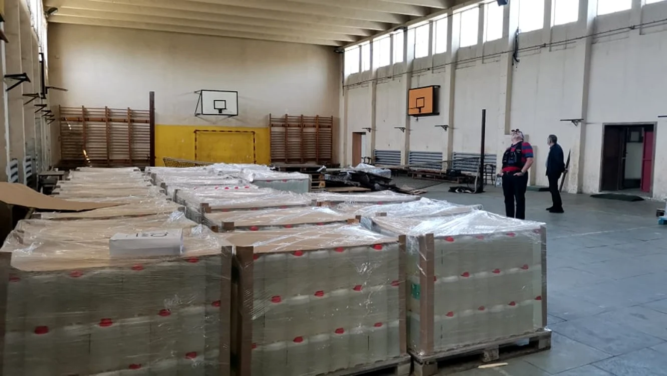 Sala de sport liceul Auto a devenit depozit în pandemia de COVID