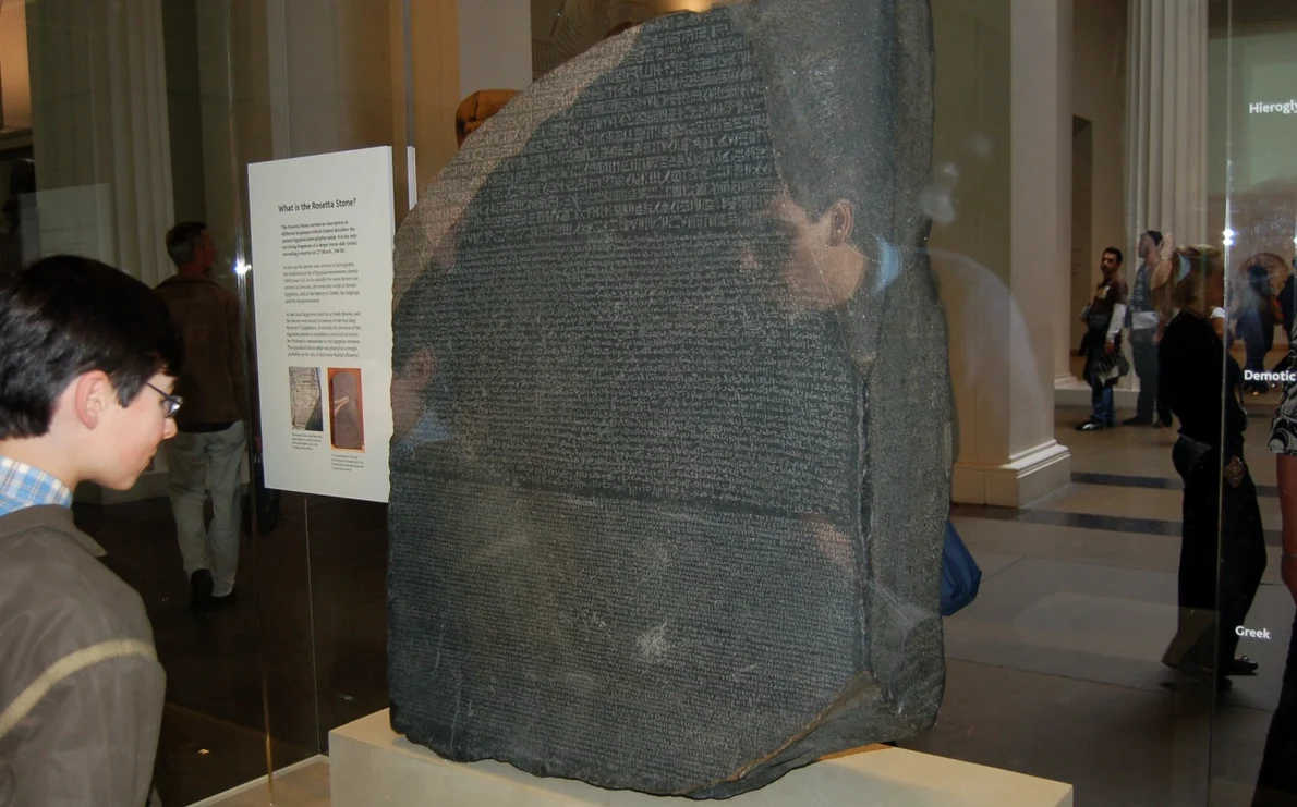 Piatra din Rosetta (foto: Portable Antiquities Scheme / Flickr)