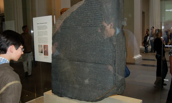 Piatra din Rosetta (foto: Portable Antiquities Scheme / Flickr)