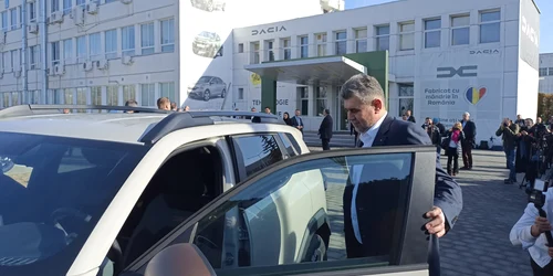 Ciolacu in Duster la Mioveni foto Denis Grigorescu jpeg