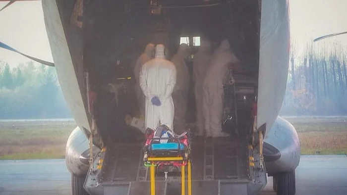 Medicul Cătălin Denciu afost transportat astăzi cu un avion militar la o clinică din Belgia