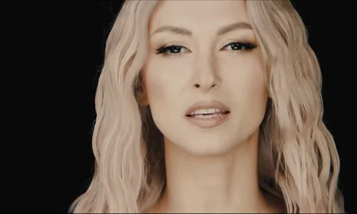 Andreea Balan Tango in priviri jpeg