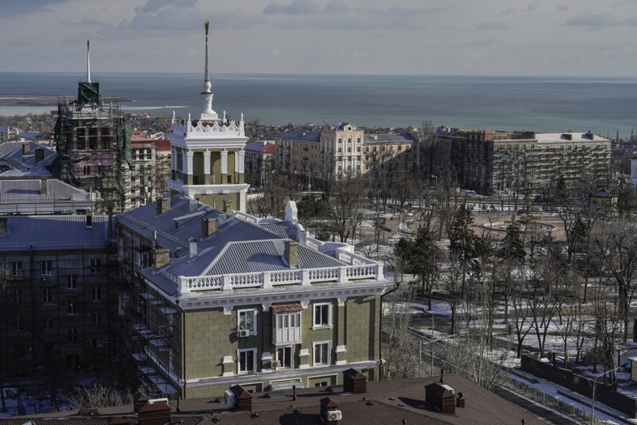 Cum a confiscat Rusia locuințele ucrainenilor din Mariupol. O clădire emblematică, transformată în proiect imobiliar