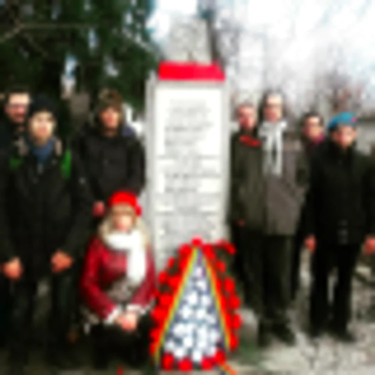 Comemorare la mormântul monumentul tipografilor ucişi la 13 decembrie 1918 Sursa Facebook David Schwartz