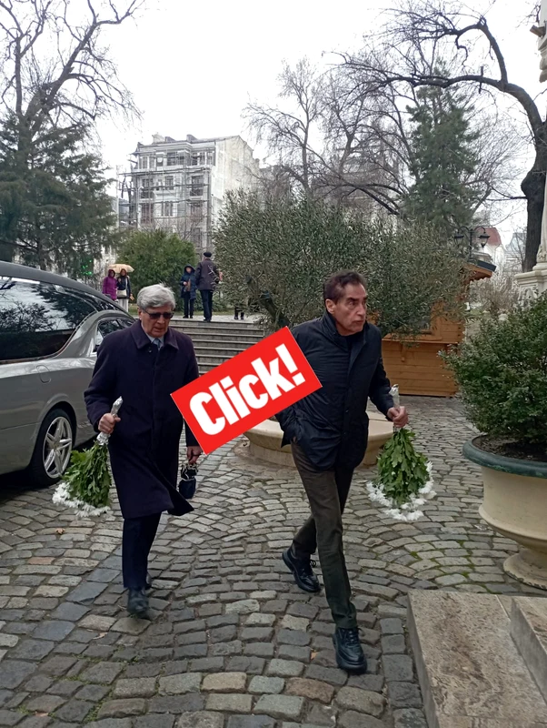 Petre Roman i-a adus flori Mioarei / Sursa: Click!