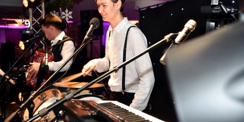 Folk Band Ruskyi Ritm - trupa de ruşi-lipoveni din Sarichioi Tulcea Sursa Facebook FBRR