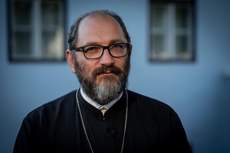 Părintele Constantin Necula: „Nimic din profilul asumării comerciale a Paștelui nu este despre Hristos”