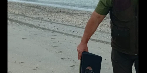 Fragmente drona Plaja Vadu FOTO Facebook  png