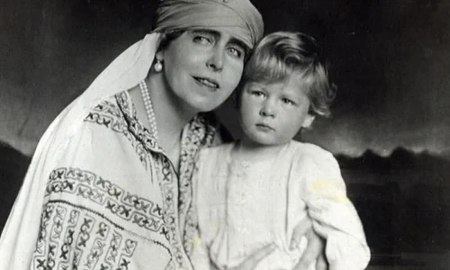 Regina Maria, despre abdicarea lui Carol: „E ca şi cum ţi ai îngropa unul dintre copii înainte de a fi mort“ jpeg
