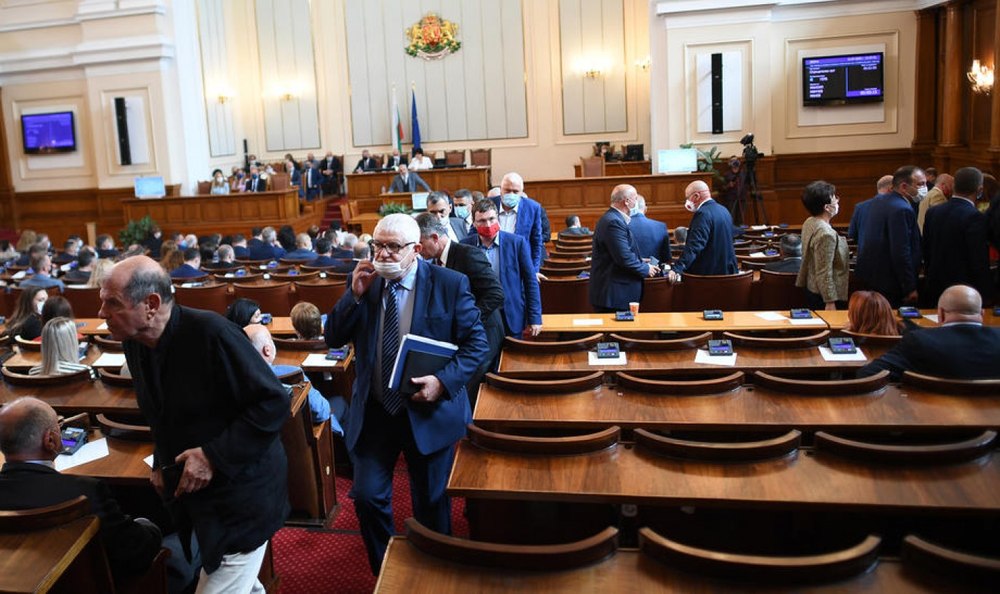 Parlamentul Bulgariei a votat pentru preluarea controlului asupra unui terminal petrolier de la compania rusească Lukoil