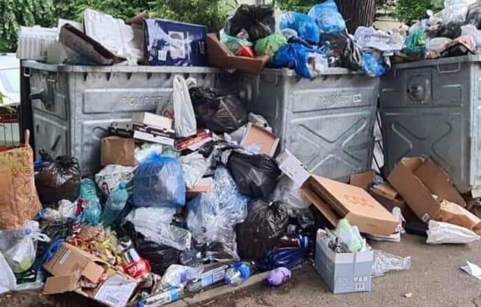 Situație răumirositoare la Brăila: Firma de salubritate nu mai ridică gunoiul. S-a declarat stare de alertă