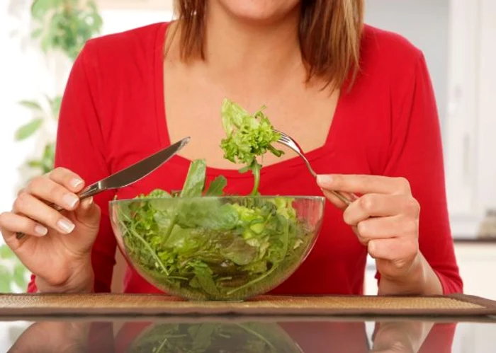 
    Salata, deși este cel mai consumat preparat în timpul unei diete de slăbire, poate fi înșelătoarefoto: Hepta  