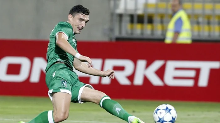 
    Cei doi români de la Ludogoreţ au fost decisivi în meciul cu Partizan, iar fostul atacant al Stelei a şi marcat ultimul gol al jocului. Scorul de 2-2 îi avantajează însă pe sârbiFoto Click!  