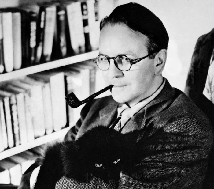 Raymond Chandler începe să publice romane poliţiste FOTO: IMDb