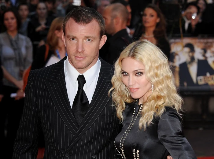 Madonna şi Guy Ritchie concurează pentru adolescentul RoccoFoto: Wenn
