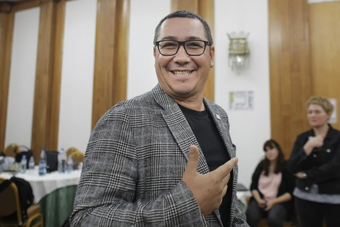 Victor Ponta joacă la mai multe capete. FOTO Inquam Photos / Octav Ganea